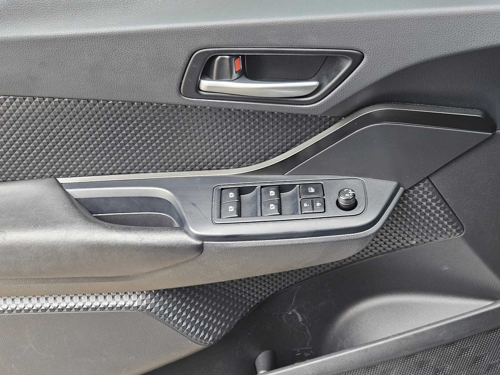 Thumbnail: 2019 Toyota C-HR - 20
