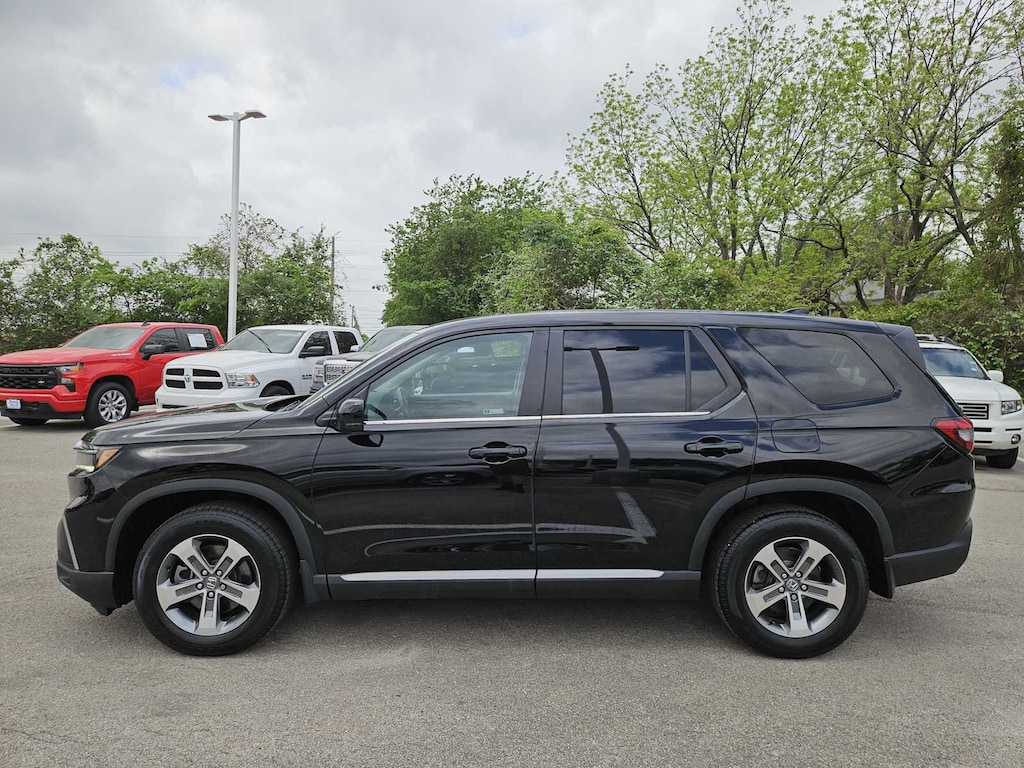Used 2023 Honda Pilot EX-L 8 Passenger SUV