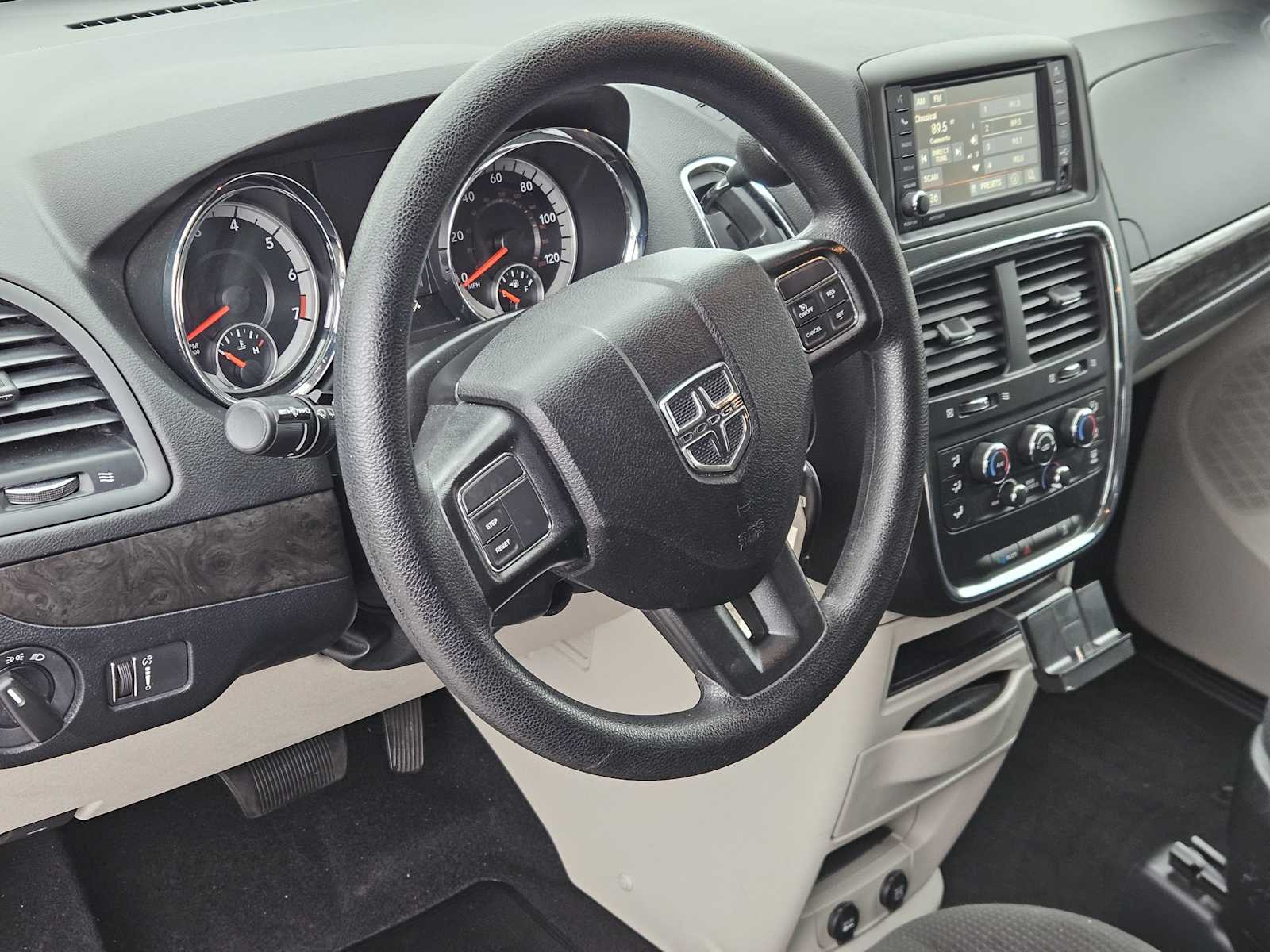 Thumbnail: 2019 Dodge Grand Caravan - 2