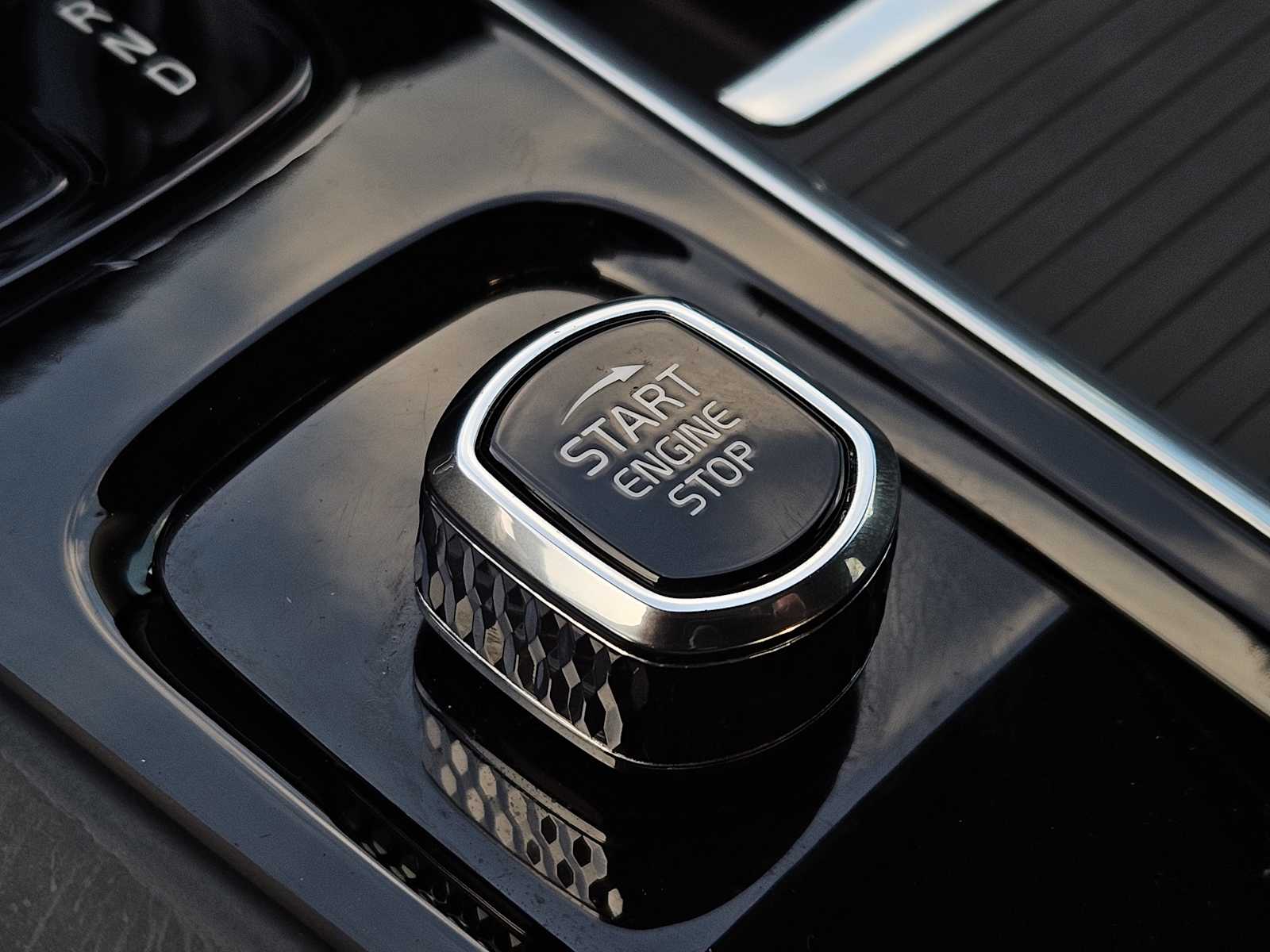 Thumbnail: 2023 Volvo XC60 - 21