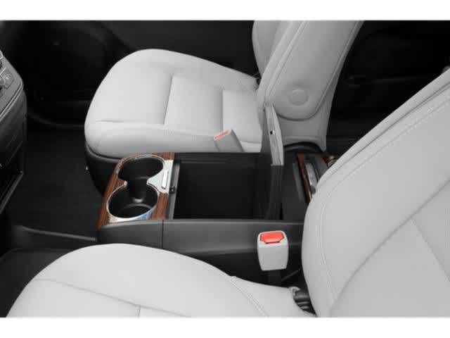 Thumbnail: 2015 Toyota Sienna - 16