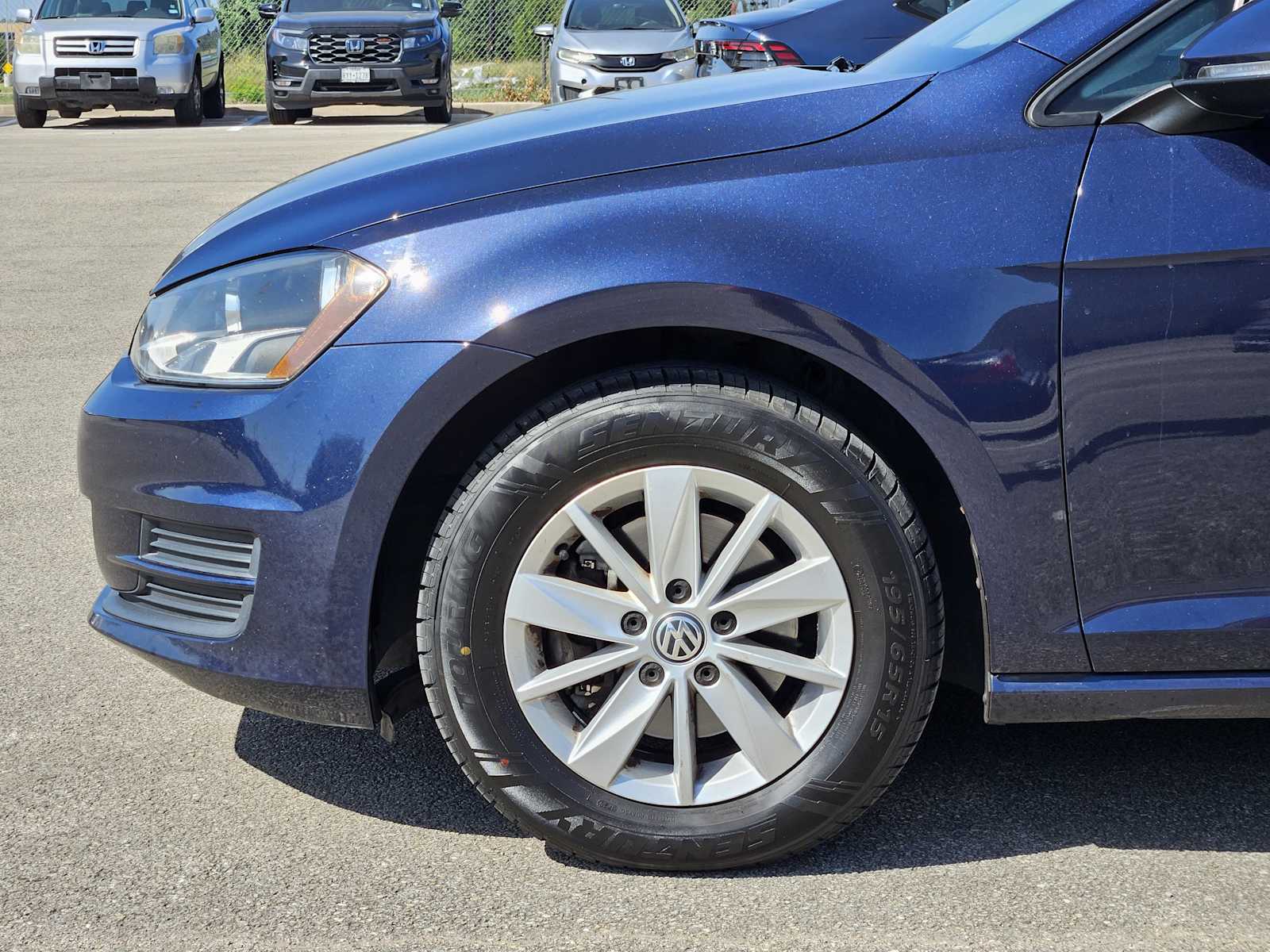 Thumbnail: 2016 Volkswagen Golf - 8