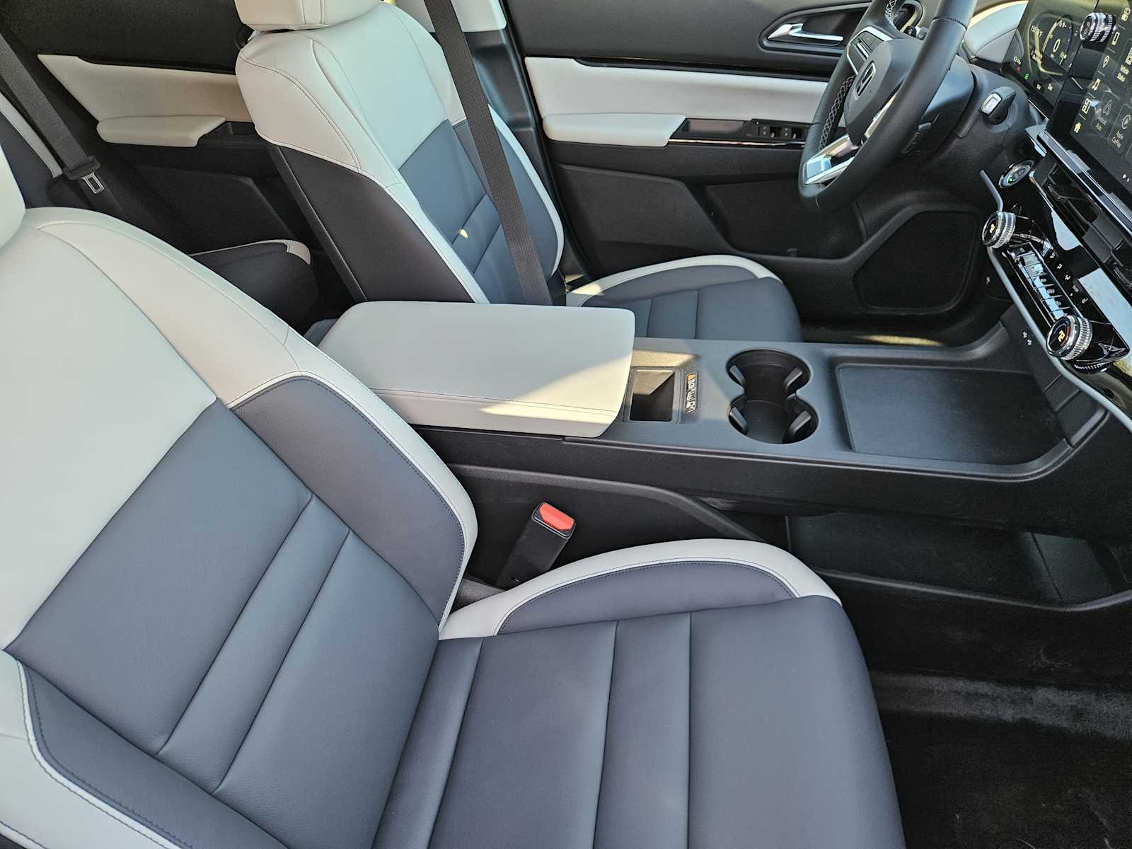 Thumbnail: 2026 Honda Prologue - 12