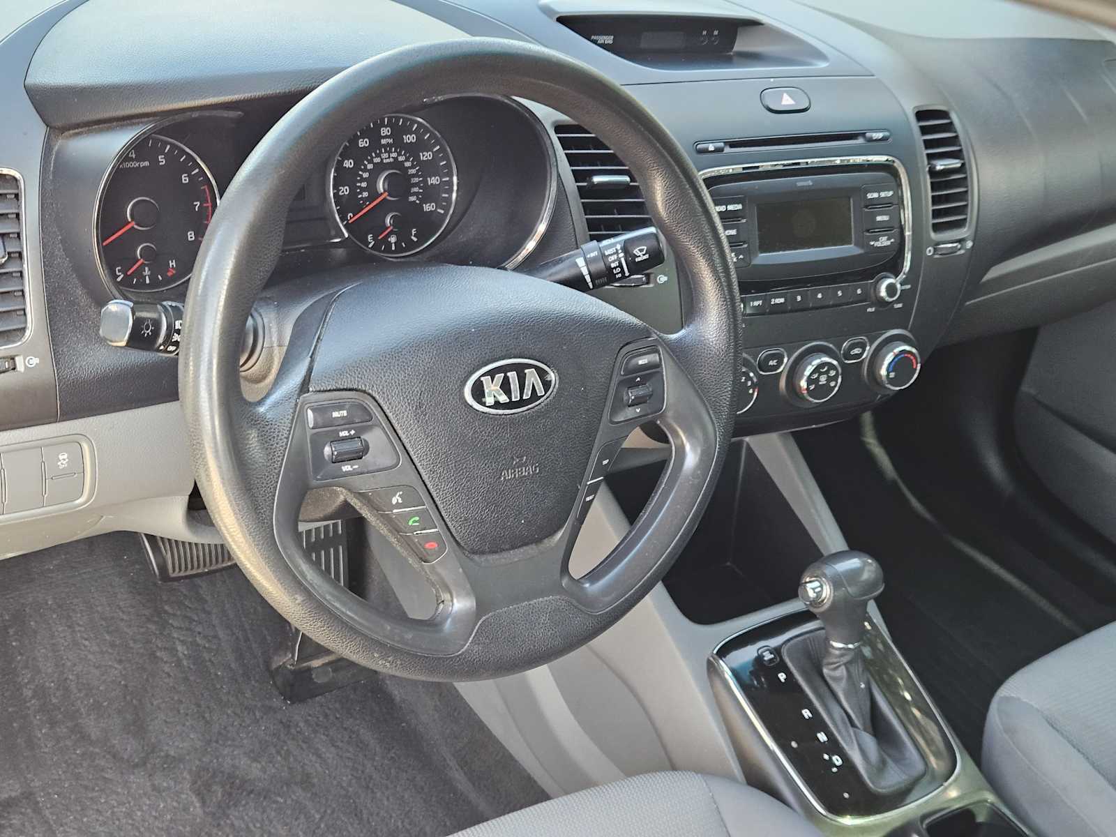 Thumbnail: 2017 Kia Forte - 2
