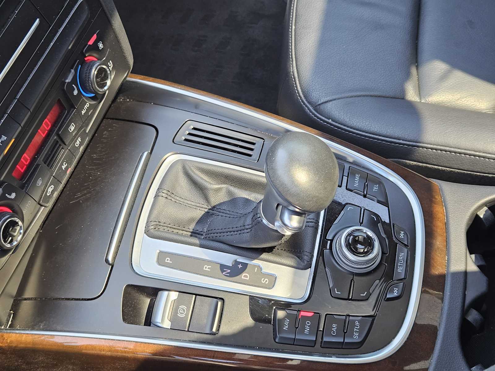 Thumbnail: 2010 Audi Q5 - 19