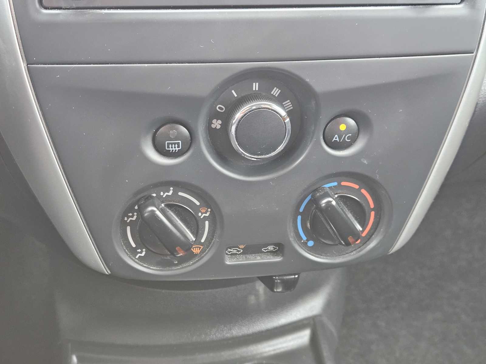 Thumbnail: 2016 Nissan Versa - 18