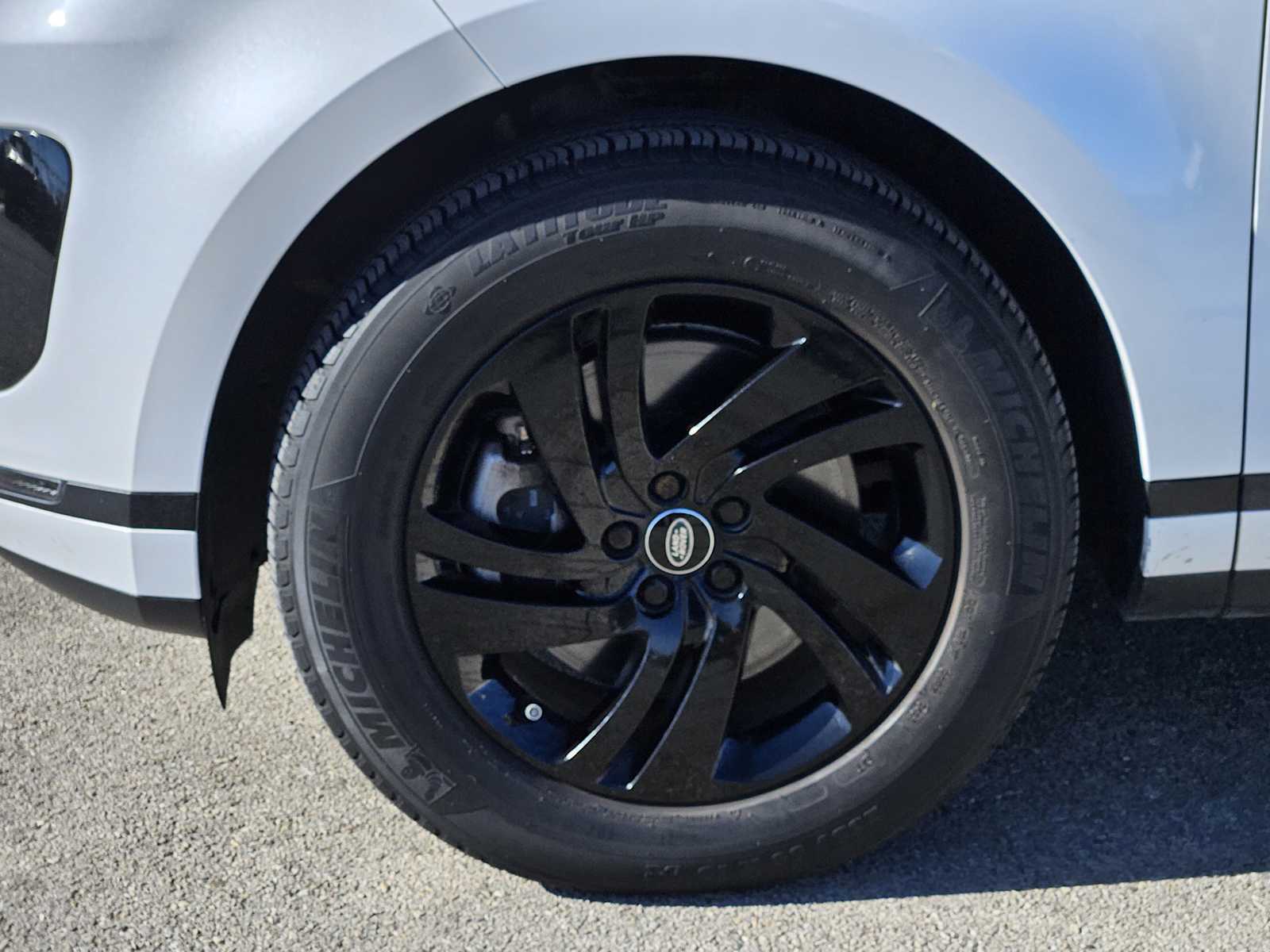 Thumbnail: 2024 Land Rover Range Rover Evoque - 9