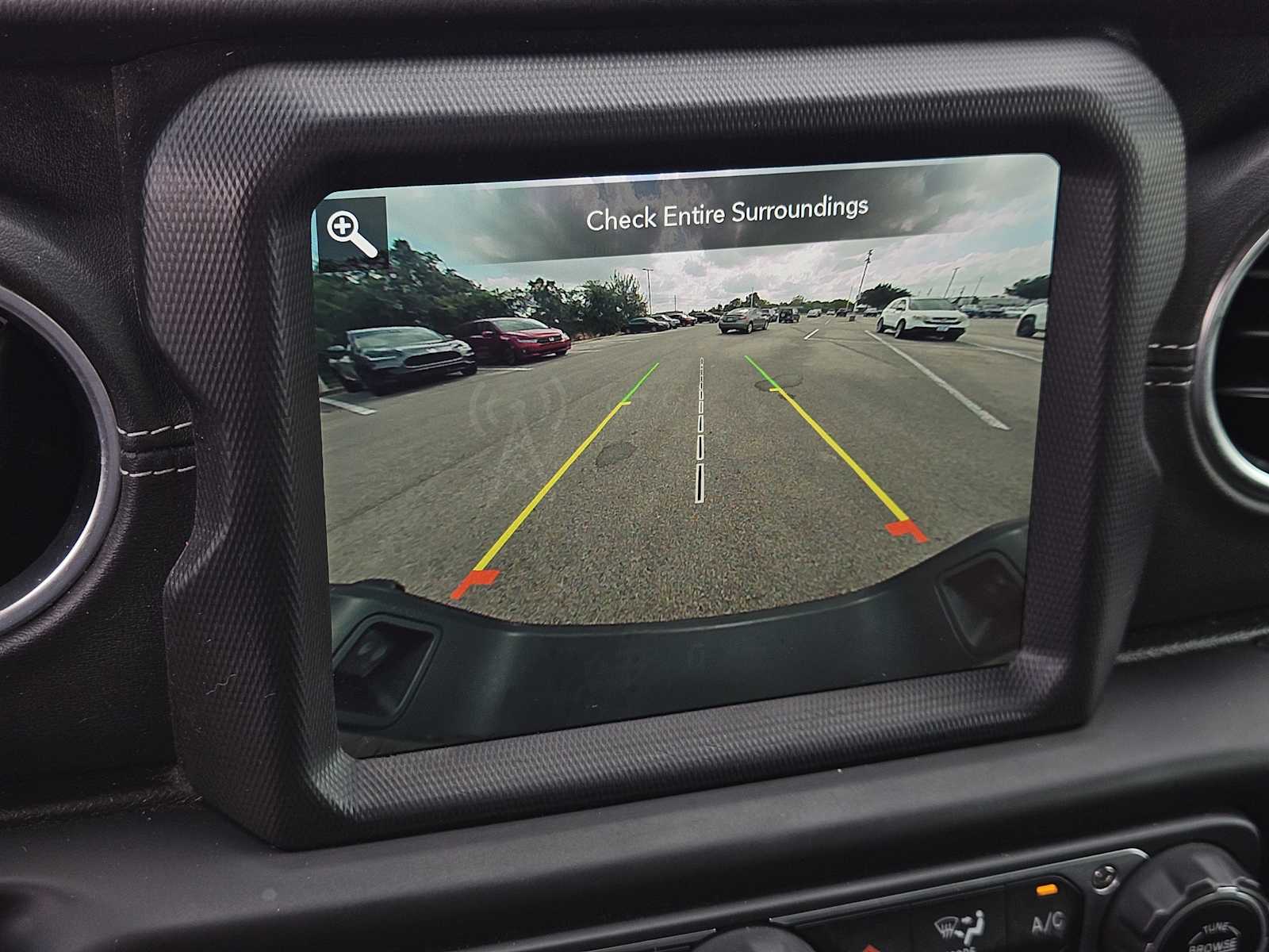 Thumbnail: 2021 Jeep Gladiator - 18