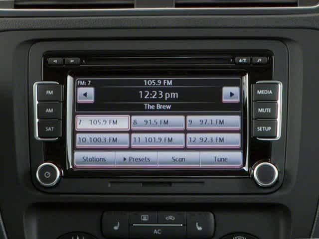 Thumbnail: 2013 Volkswagen Jetta - 9