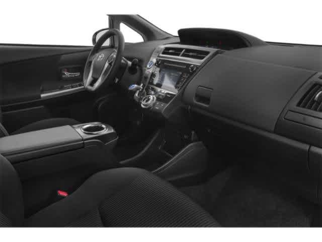 Thumbnail: 2015 Toyota Prius v - 17