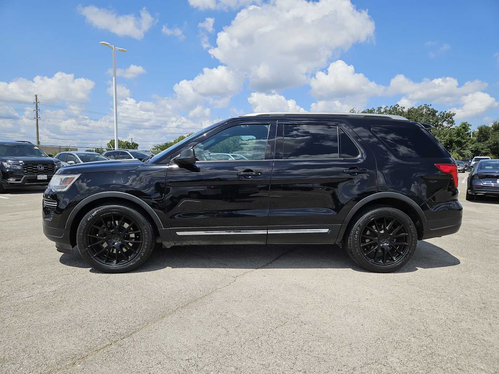 Thumbnail: 2019 Ford Explorer - 4
