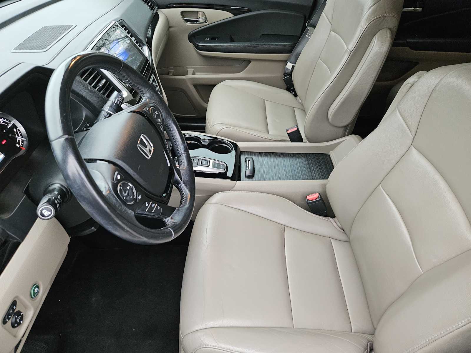 Thumbnail: 2017 Honda Pilot - 13