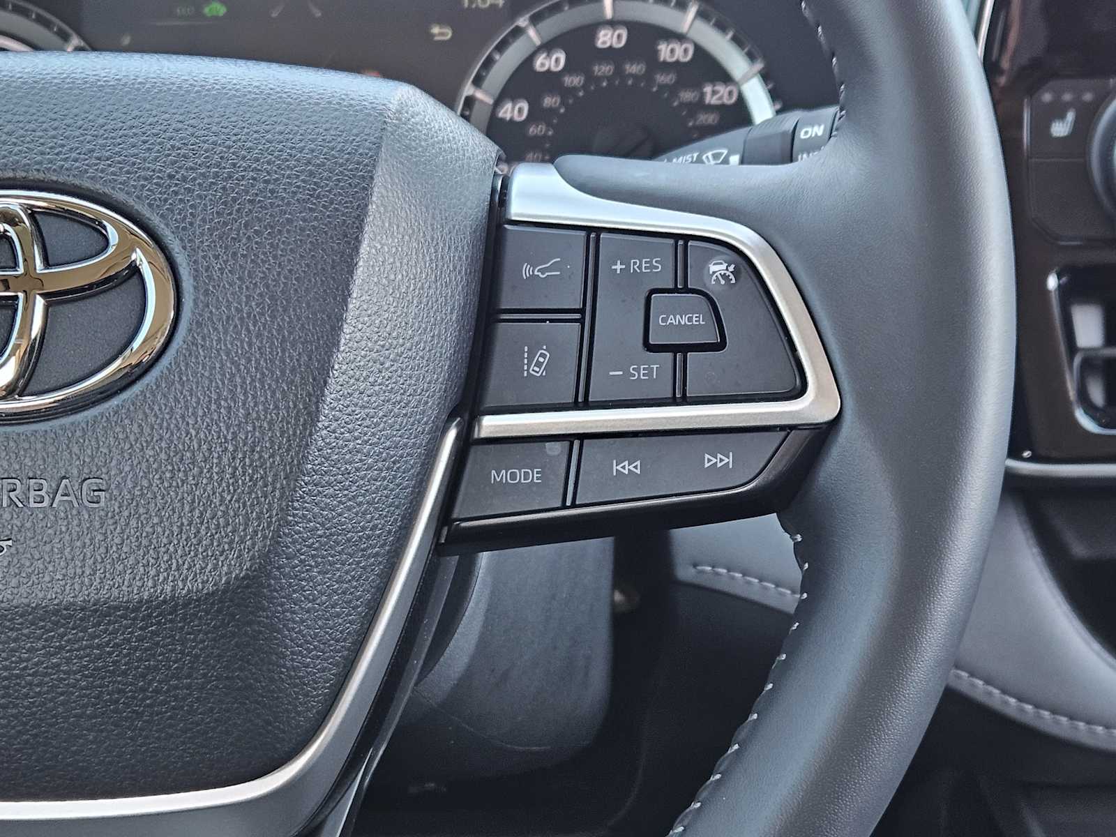 Thumbnail: 2024 Toyota Highlander - 28