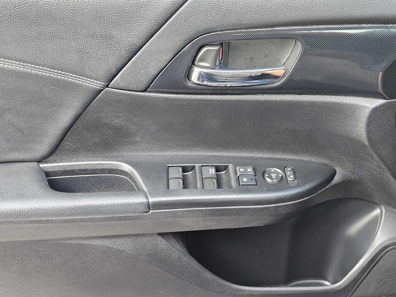 Thumbnail: 2013 Honda Accord - 21