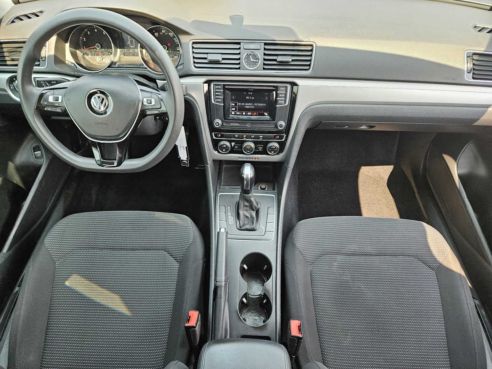 Thumbnail: 2016 Volkswagen Passat - 24