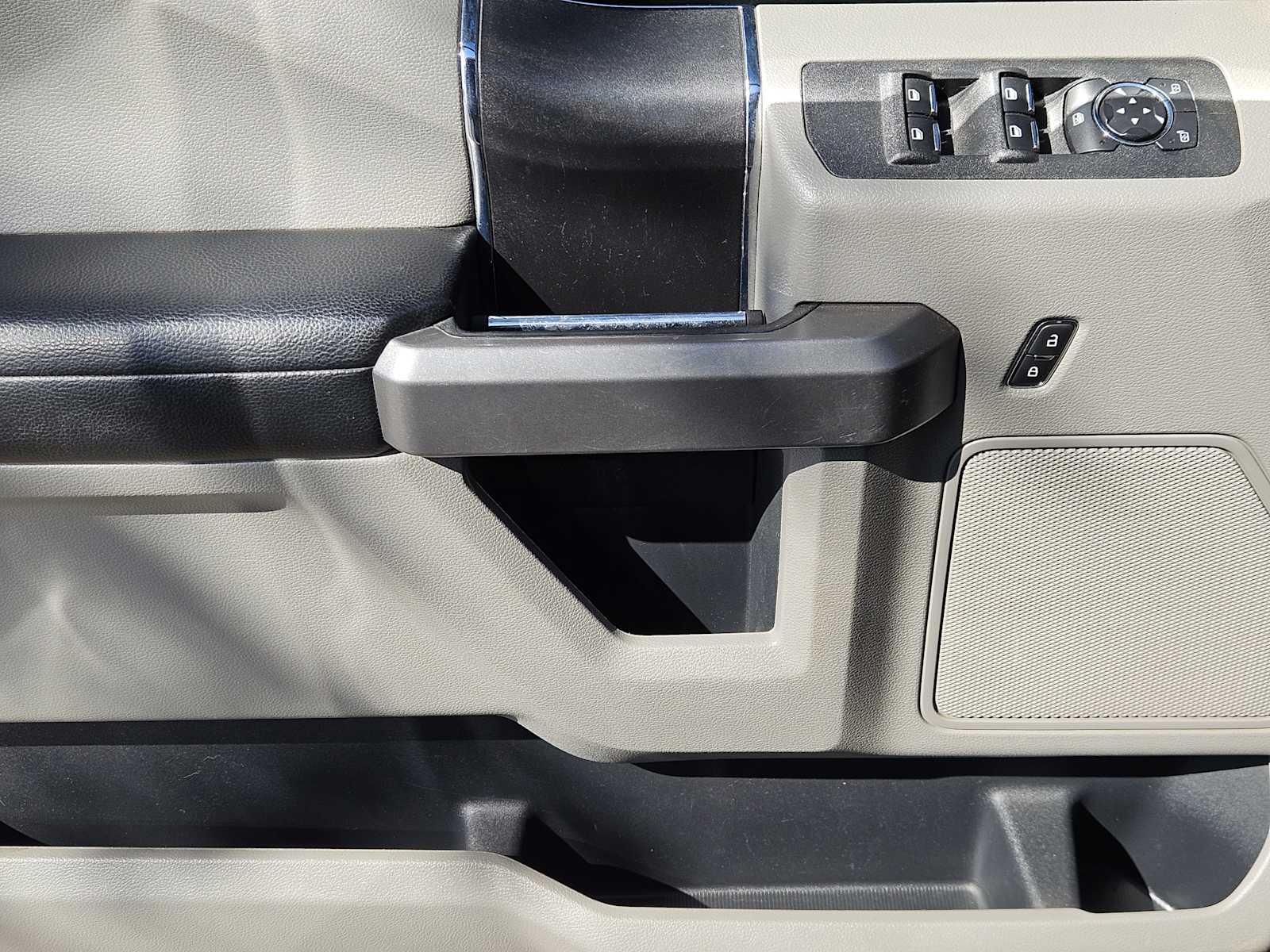 Thumbnail: 2018 Ford F-150 - 21