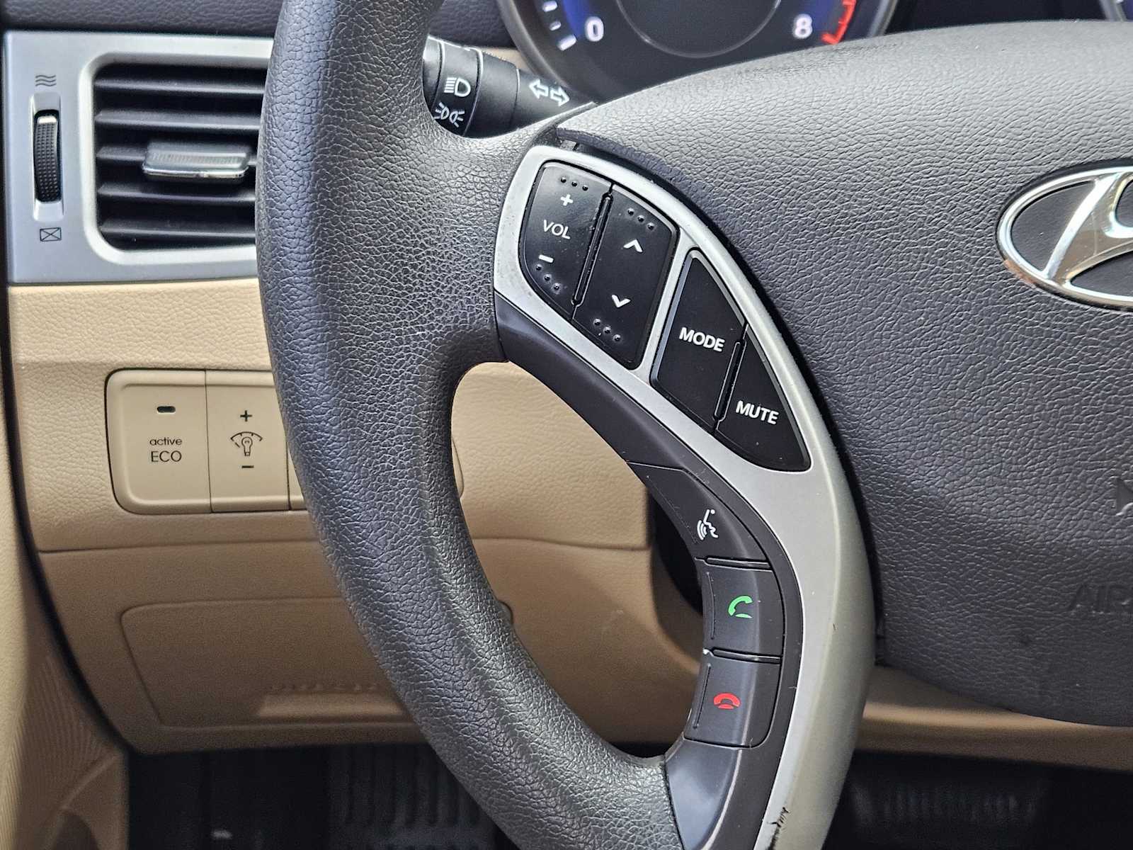 Thumbnail: 2012 Hyundai Elantra - 24