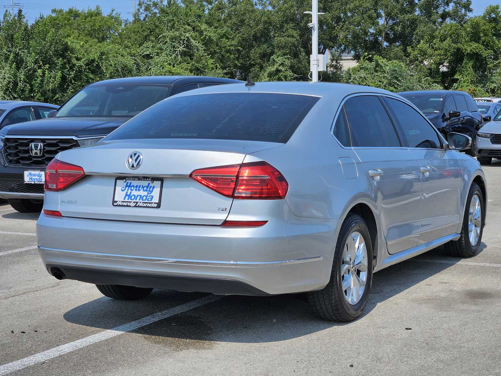 Thumbnail: 2016 Volkswagen Passat - 5