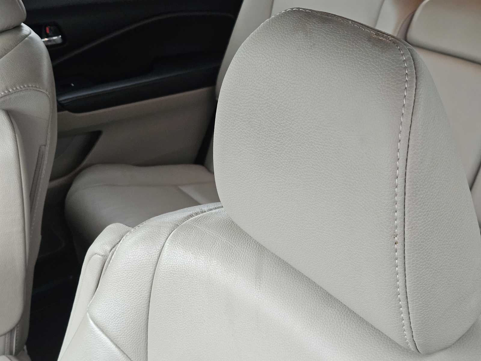 Thumbnail: 2017 Honda Pilot - 15