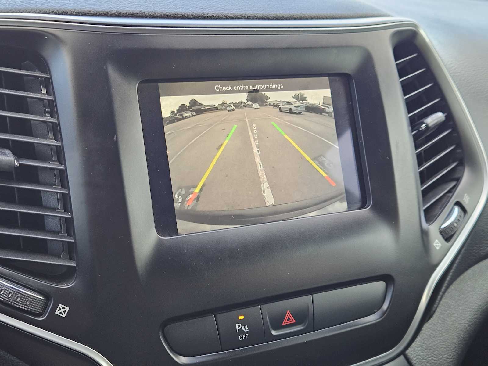 Thumbnail: 2020 Jeep Cherokee - 17