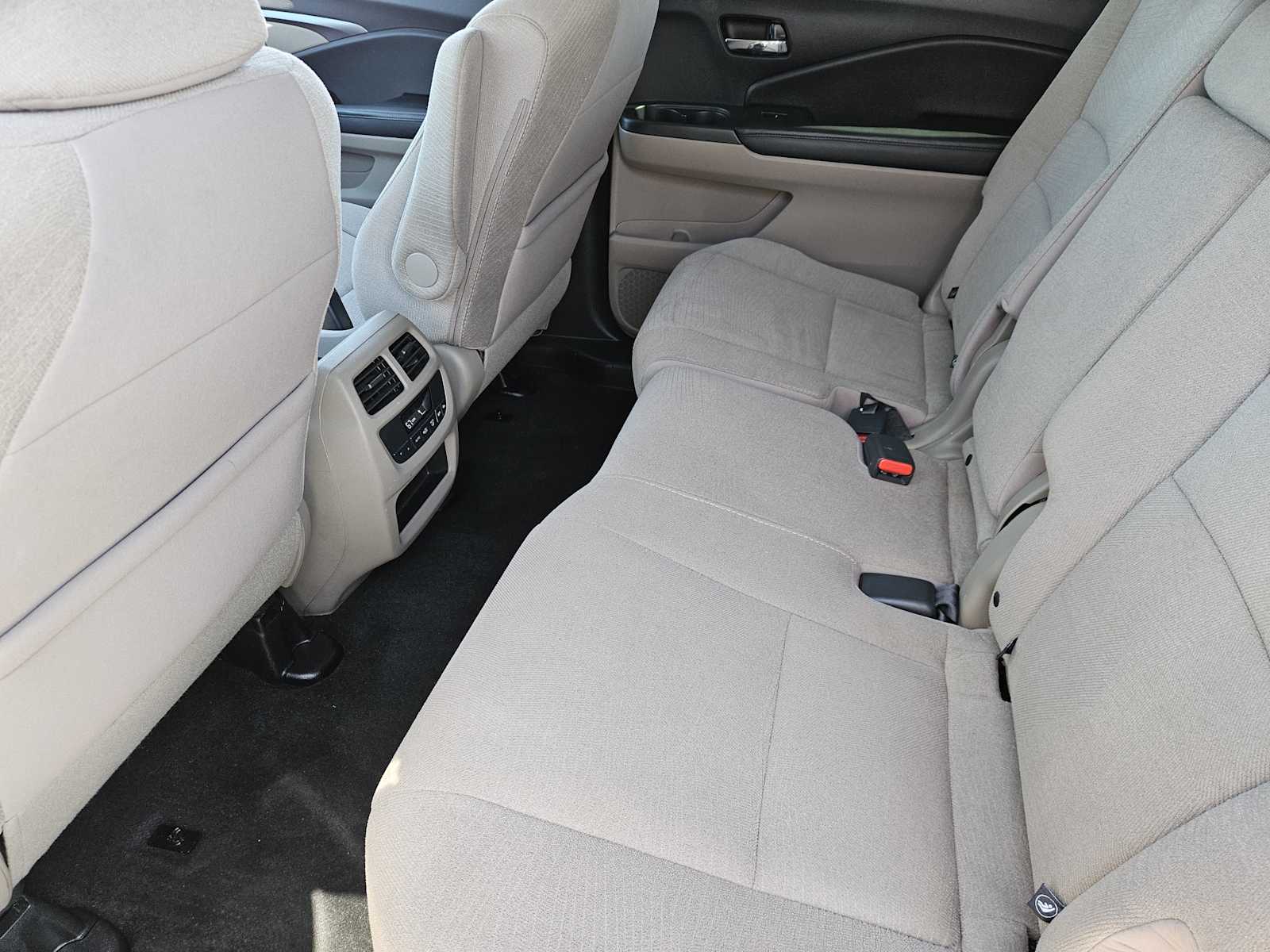 Thumbnail: 2016 Honda Pilot - 27