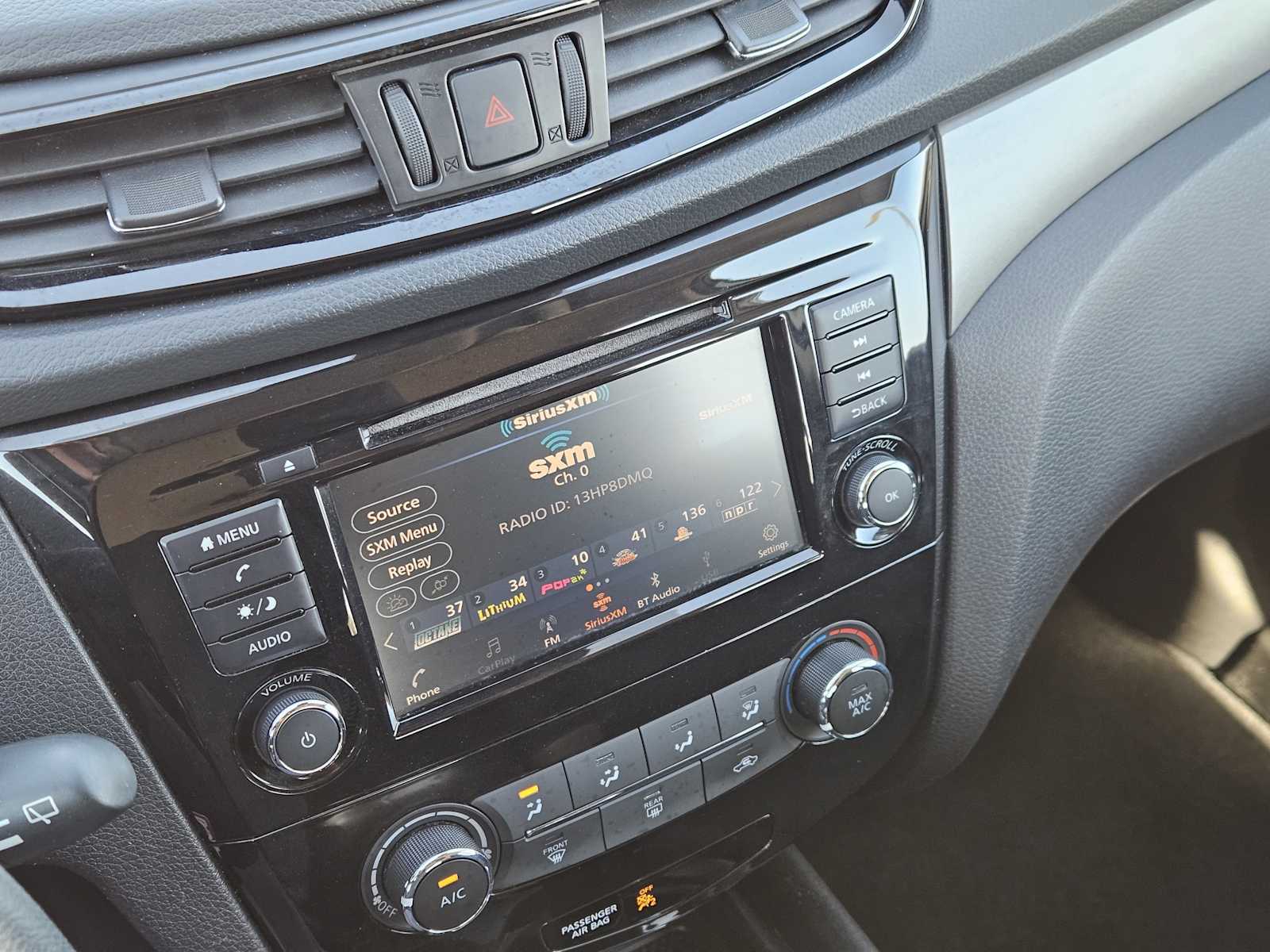 Thumbnail: 2020 Nissan Rogue Sport - 16