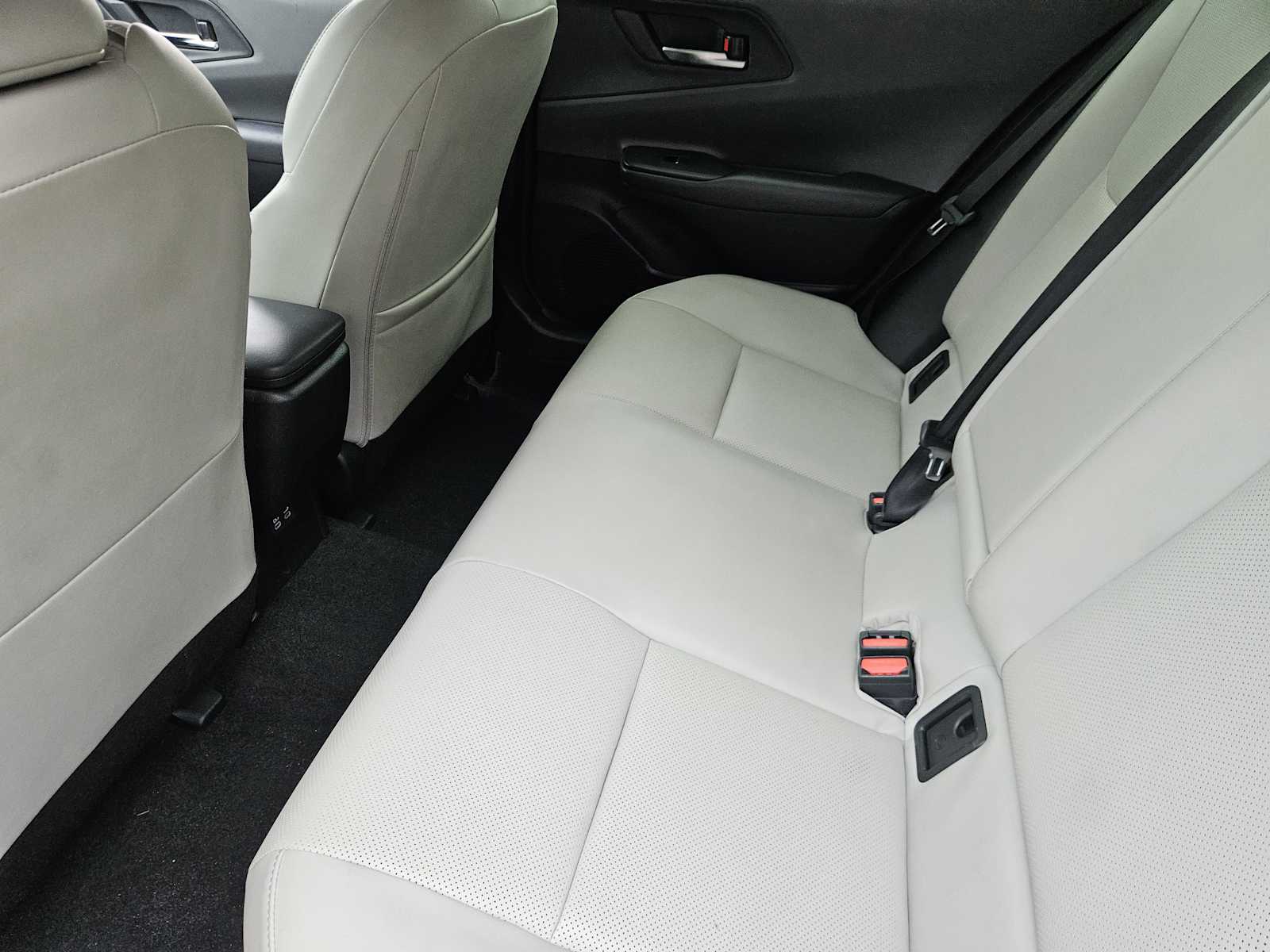 Thumbnail: 2024 Toyota Prius - 29