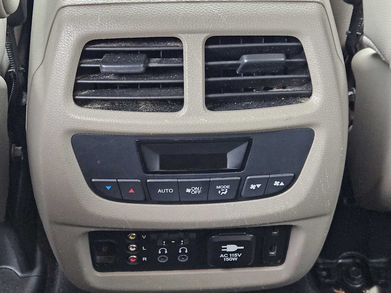 Thumbnail: 2017 Honda Pilot - 28