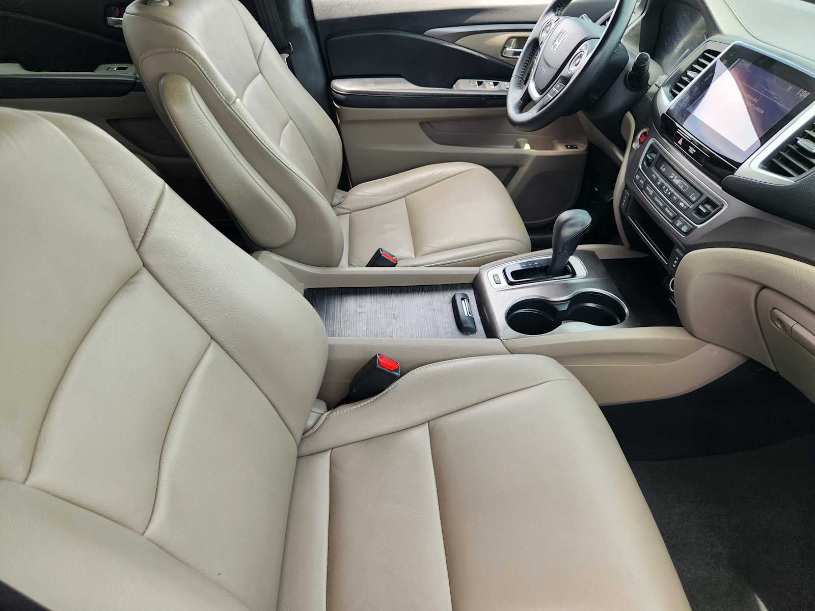 Thumbnail: 2016 Honda Pilot - 14