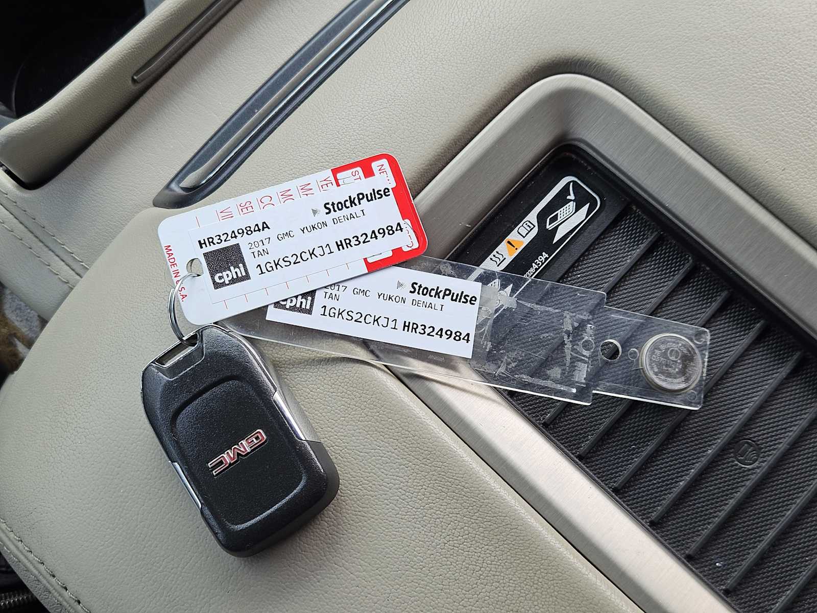 Thumbnail: 2017 GMC Yukon - 34