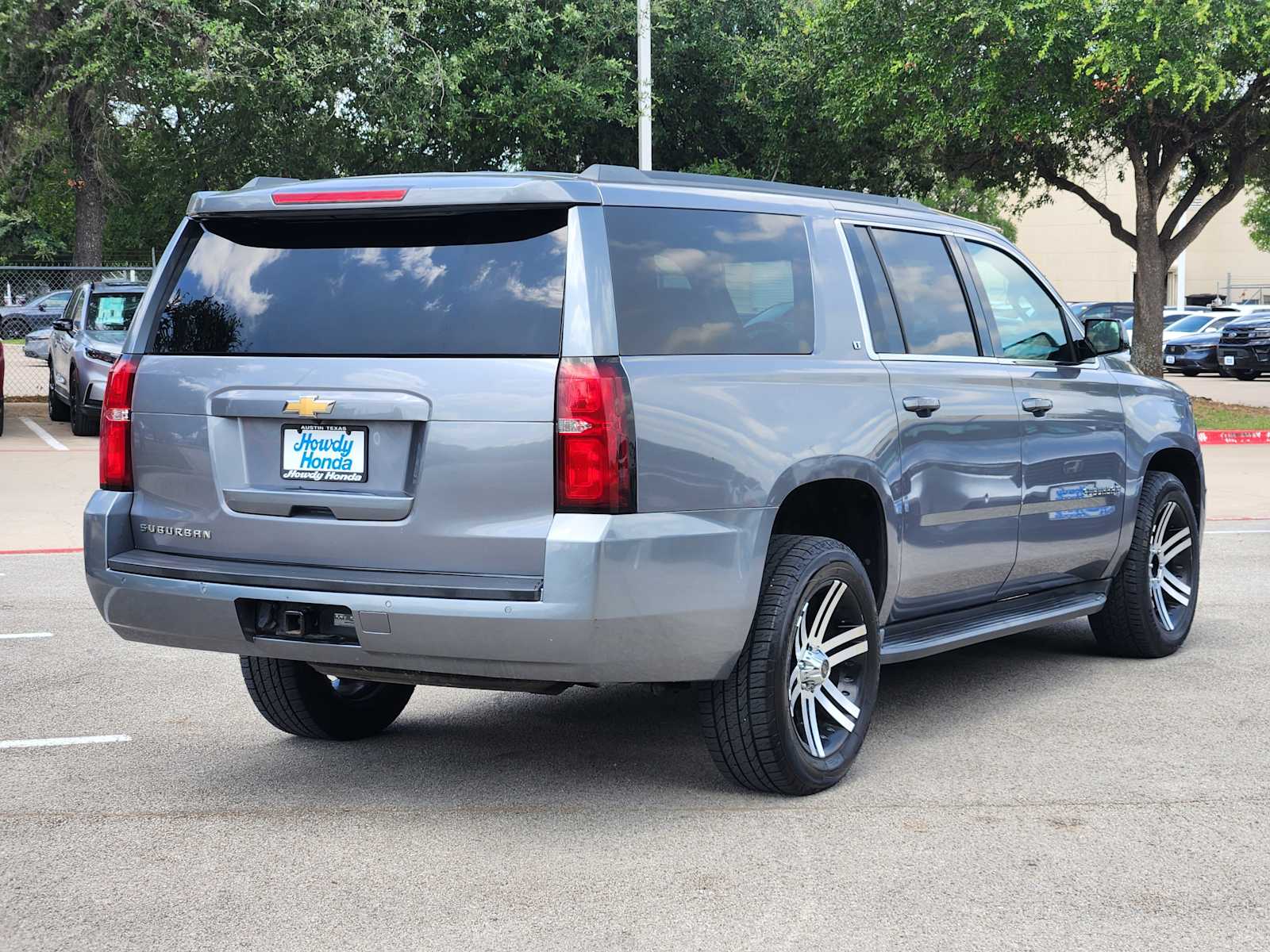 Thumbnail: 2018 Chevrolet Suburban - 6