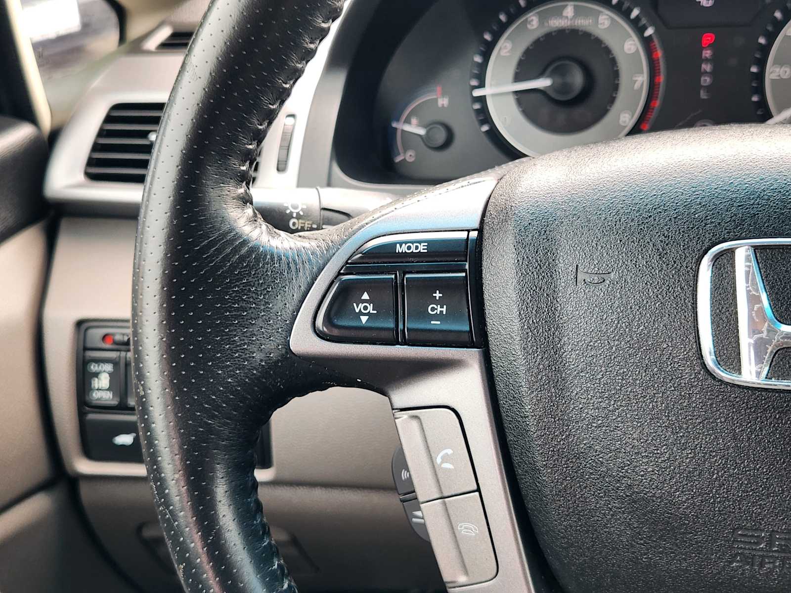Thumbnail: 2011 Honda Odyssey - 28