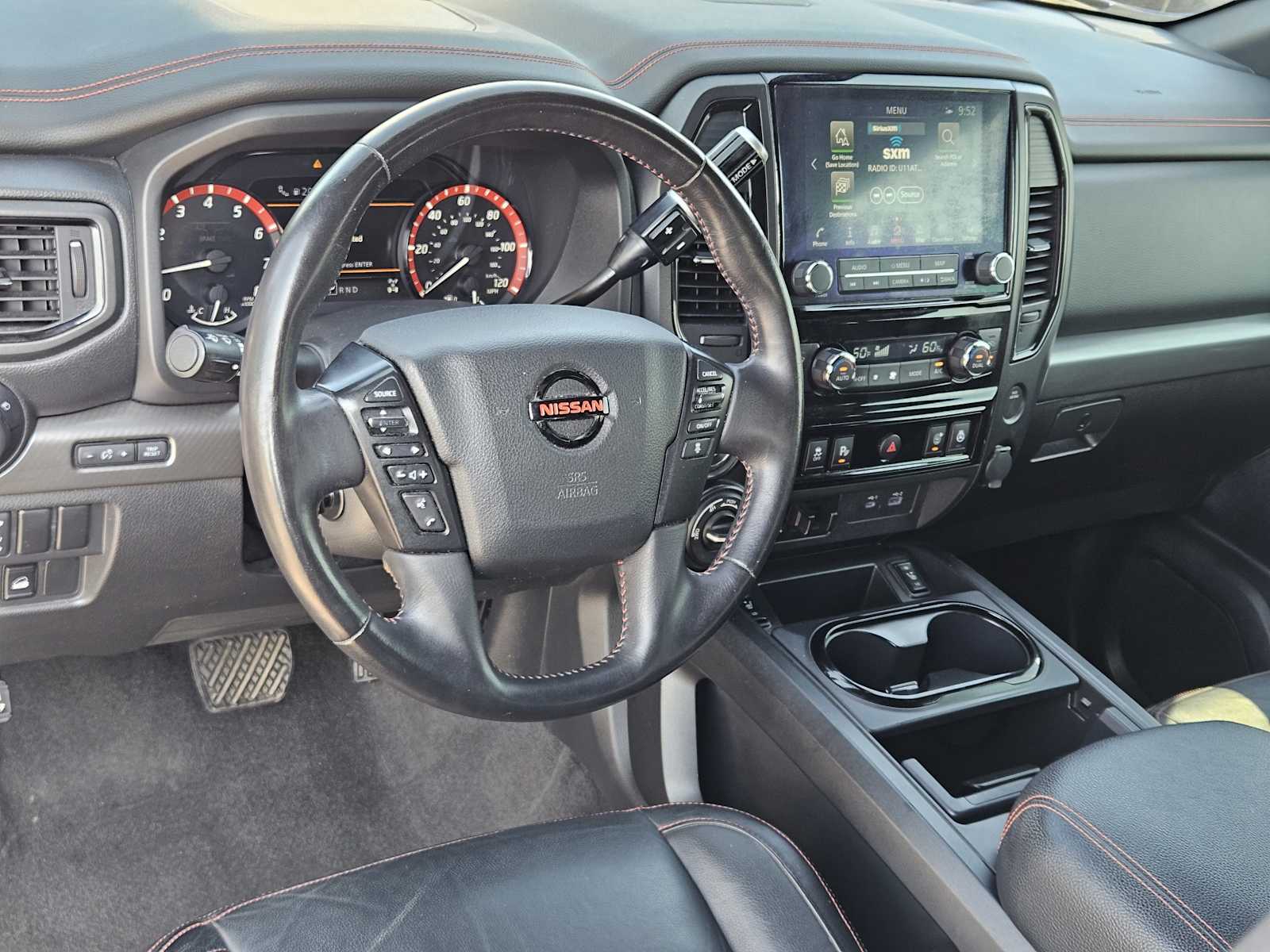 2021 Nissan Titan PRO-4X photo 2