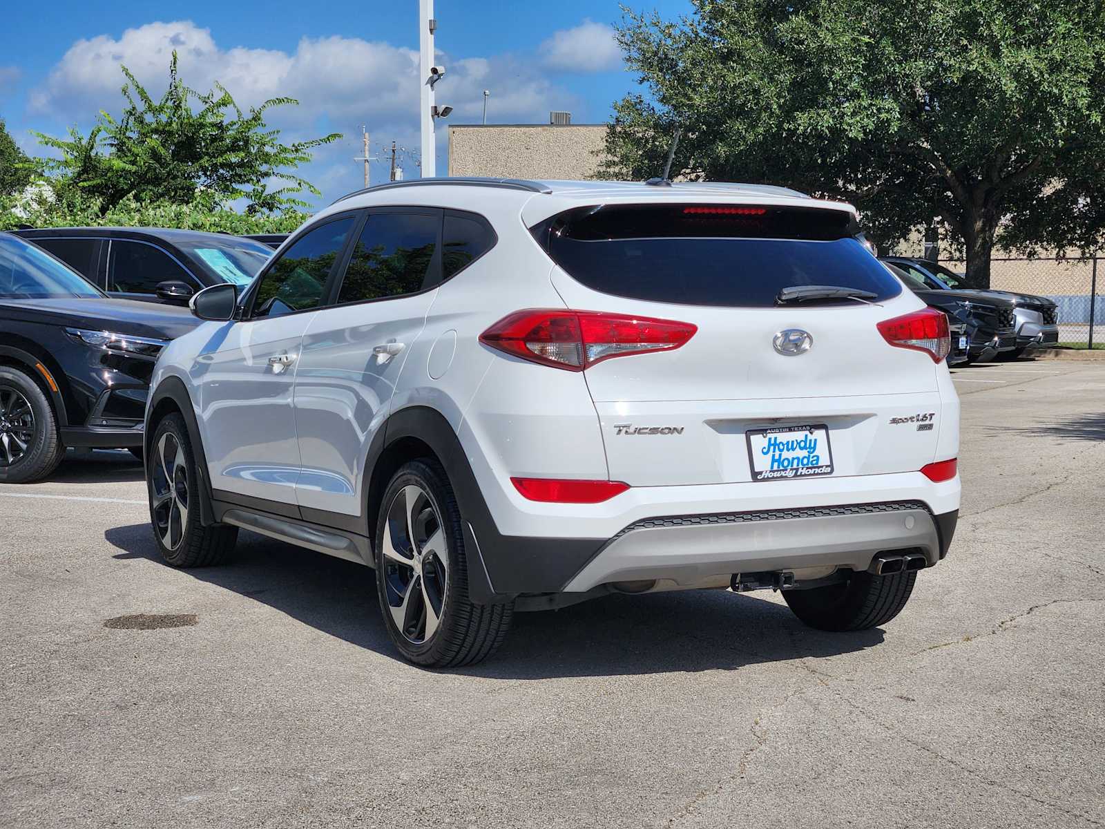 Thumbnail: 2017 Hyundai Tucson - 4