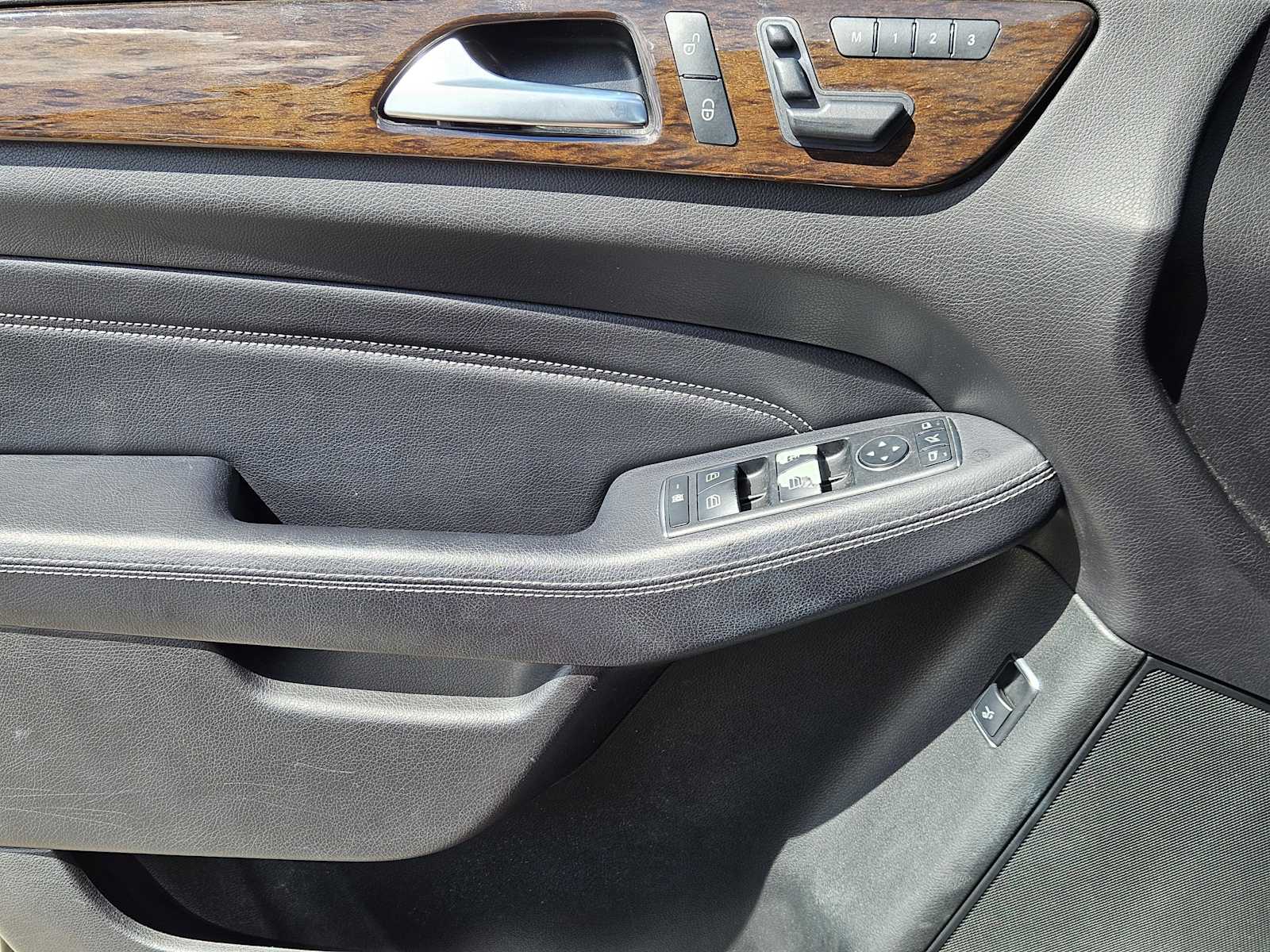Thumbnail: 2014 Mercedes-Benz M-Class - 23
