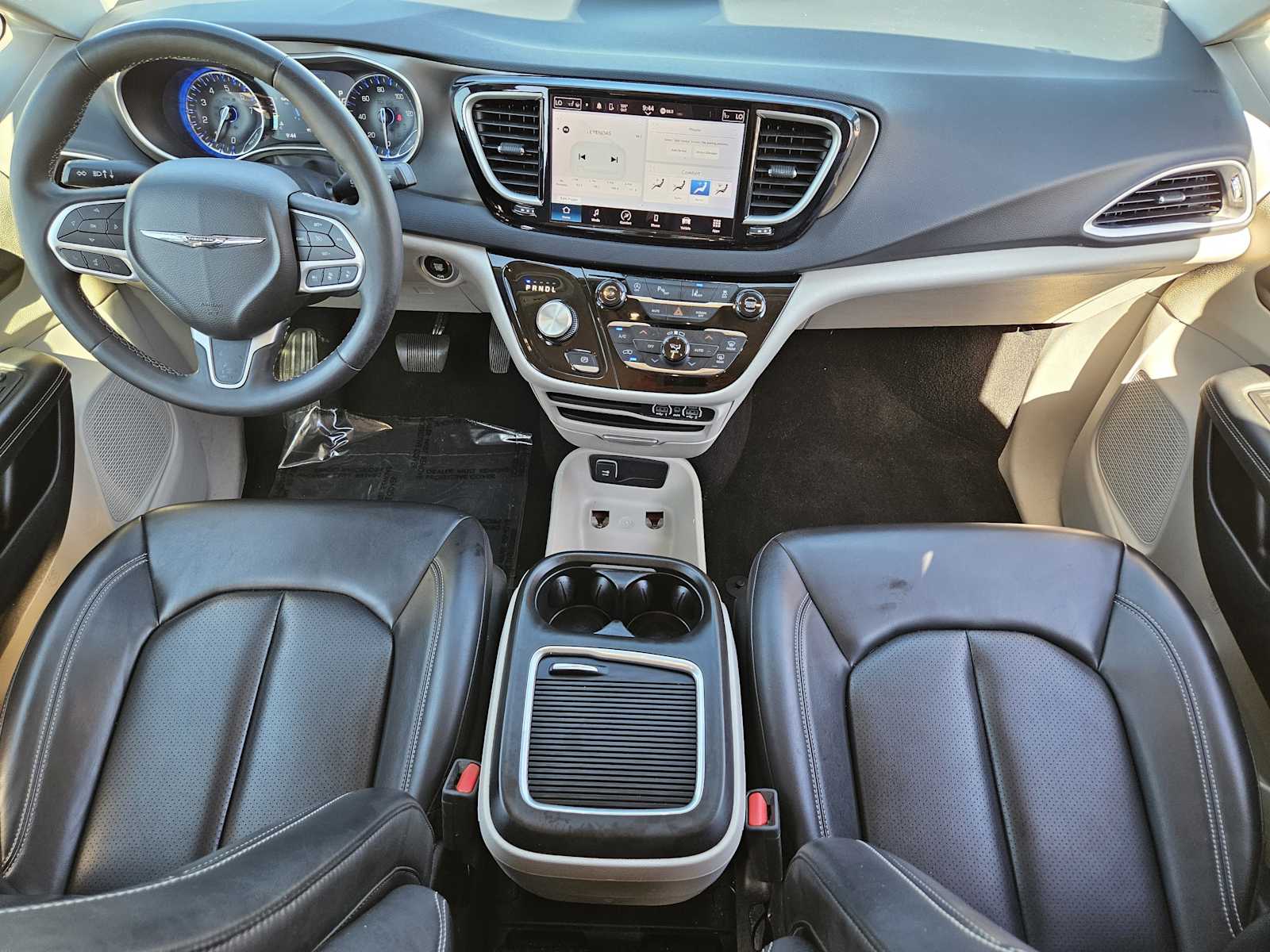 Thumbnail: 2023 Chrysler Pacifica - 23