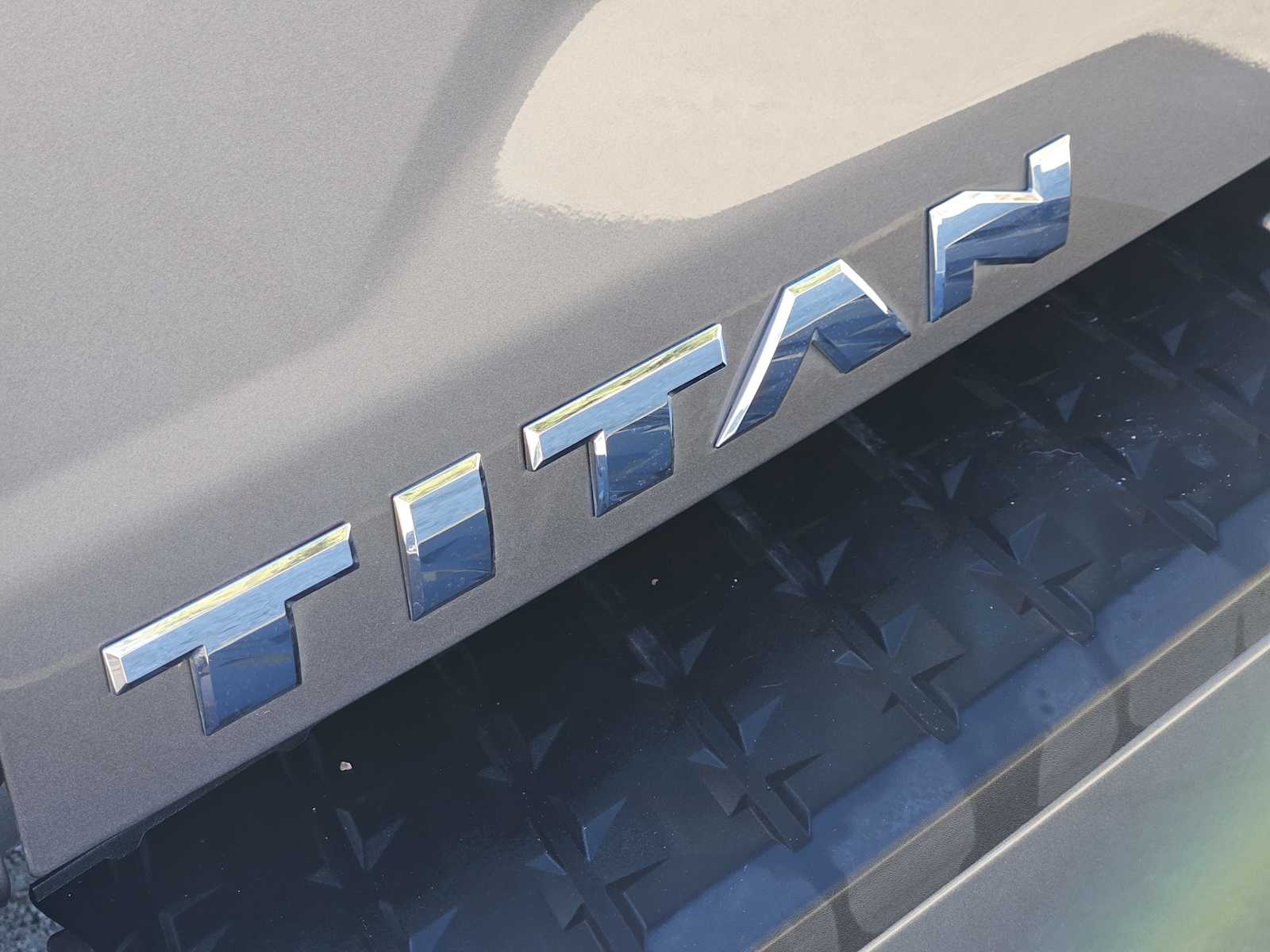 Thumbnail: 2022 Nissan Titan - 11