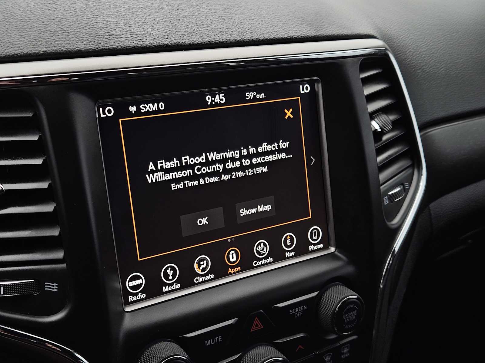 Thumbnail: 2018 Jeep Grand Cherokee - 17