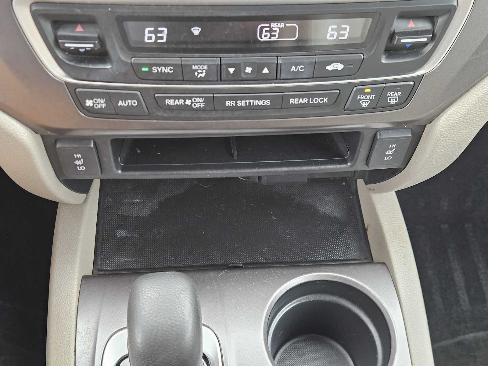 Thumbnail: 2016 Honda Pilot - 18