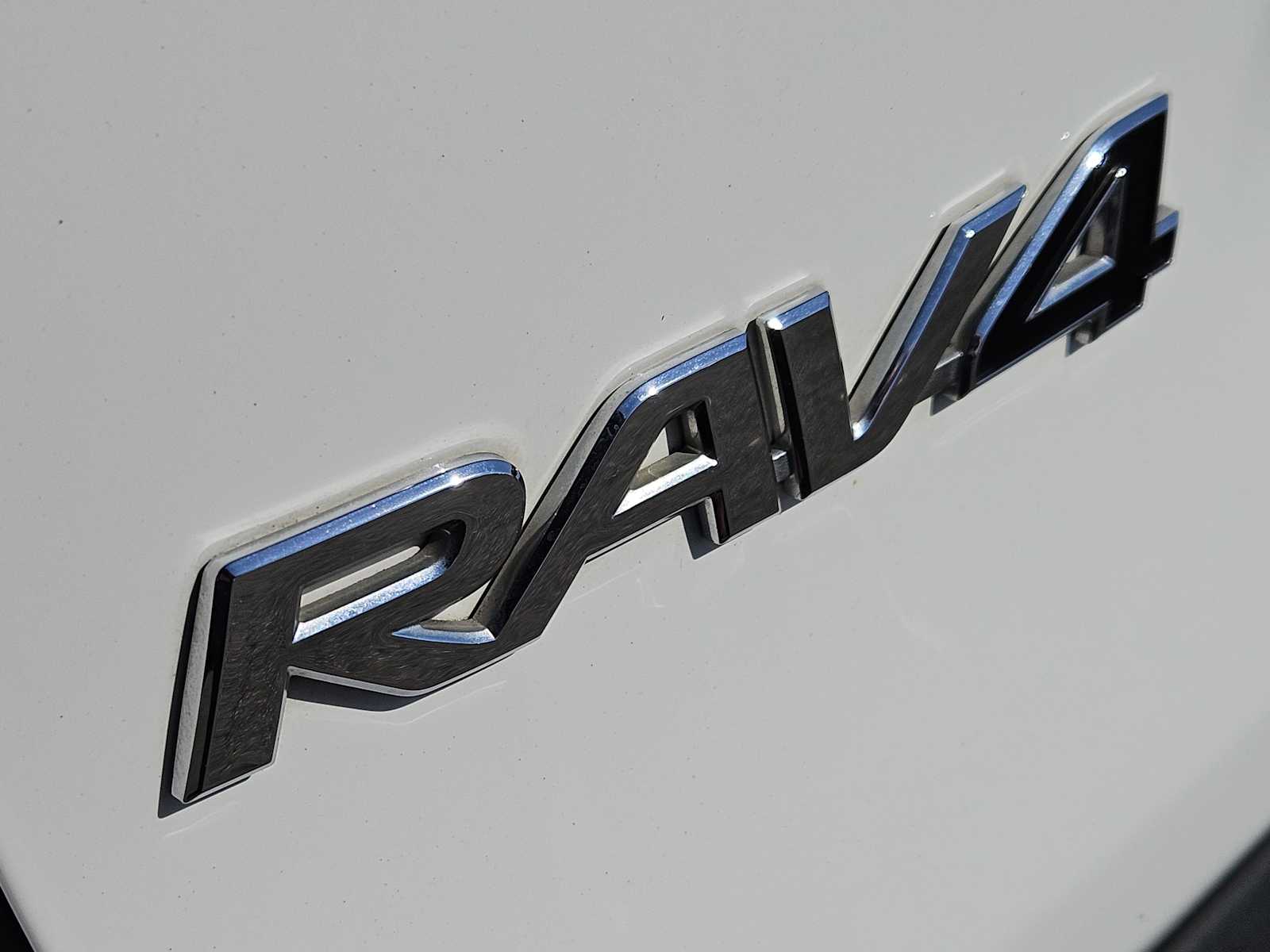 Thumbnail: 2021 Toyota RAV4 - 12
