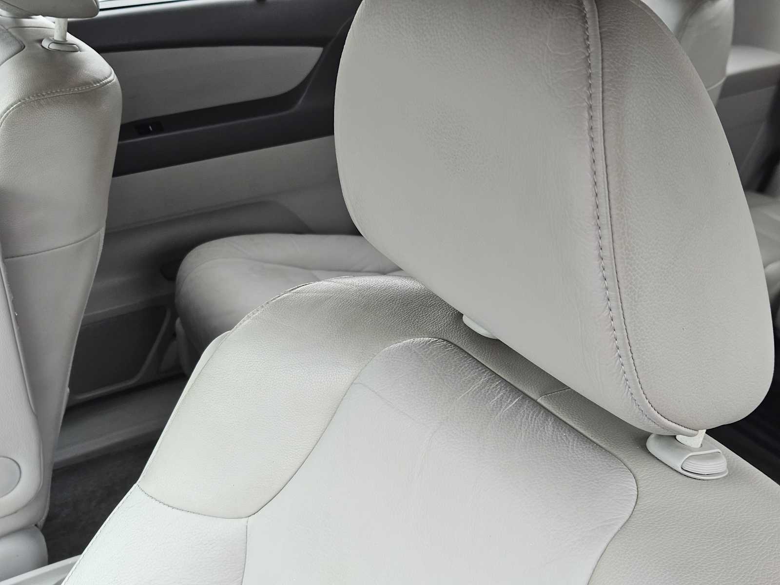 Thumbnail: 2012 Honda Odyssey - 14