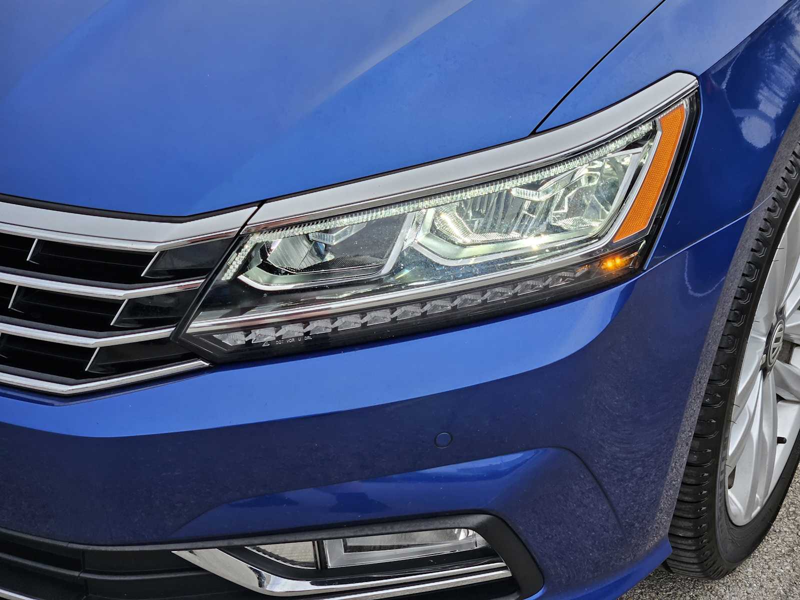 Thumbnail: 2017 Volkswagen Passat - 7