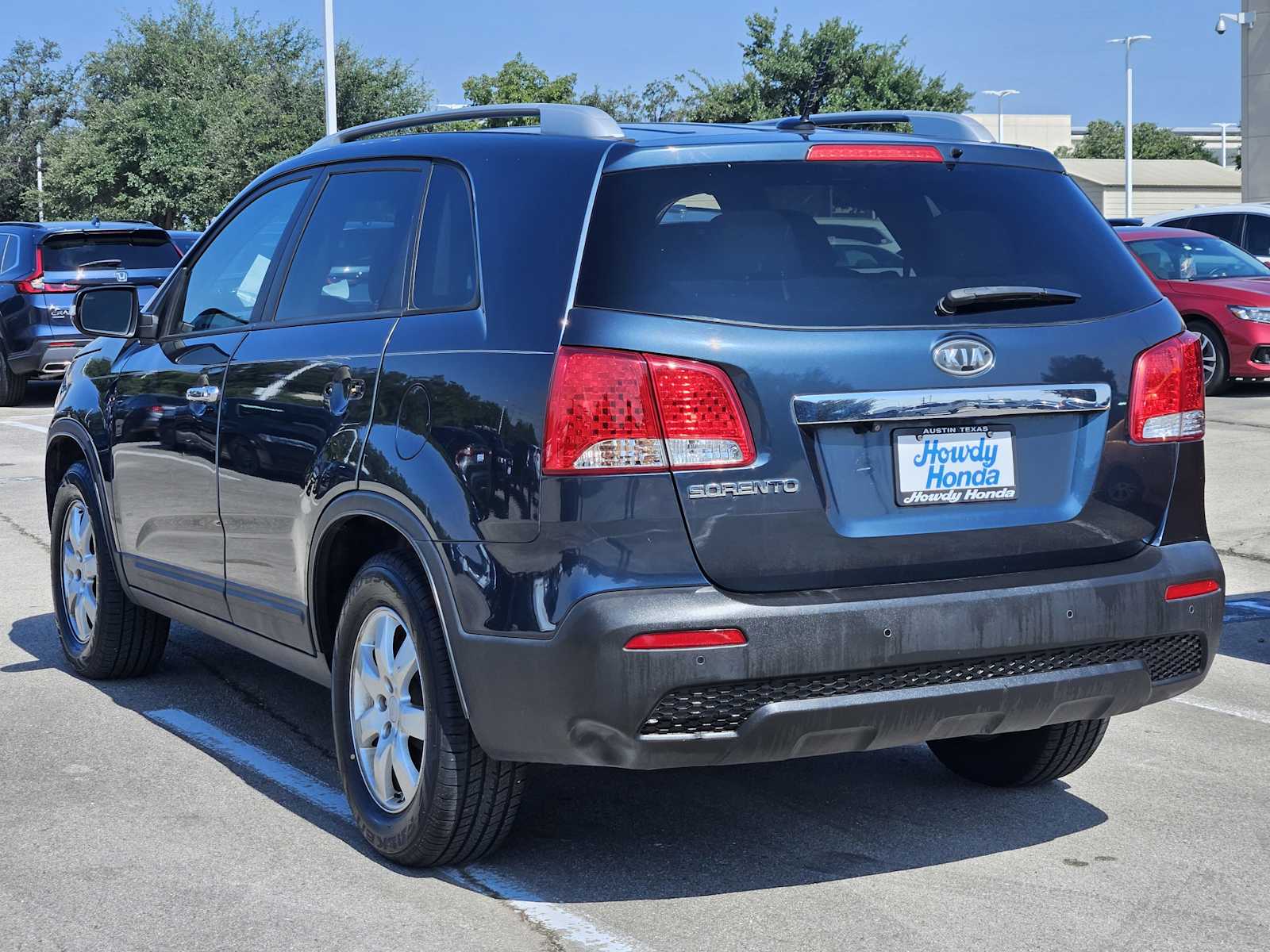 Thumbnail: 2011 Kia Sorento - 4