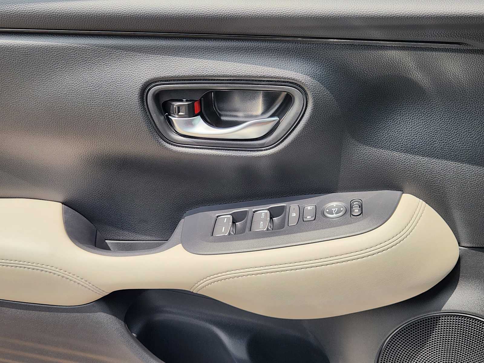 Thumbnail: 2027 Honda HR-V - 19