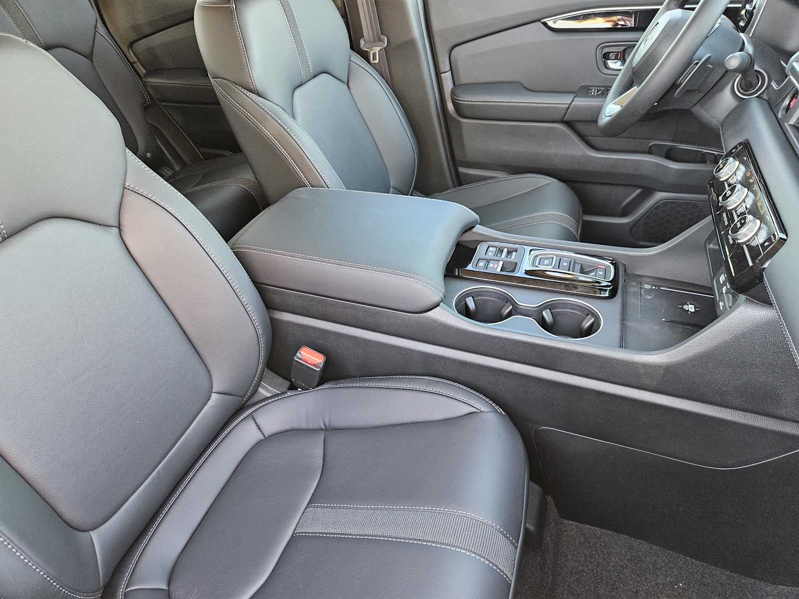 Thumbnail: 2025 Honda Pilot - 11