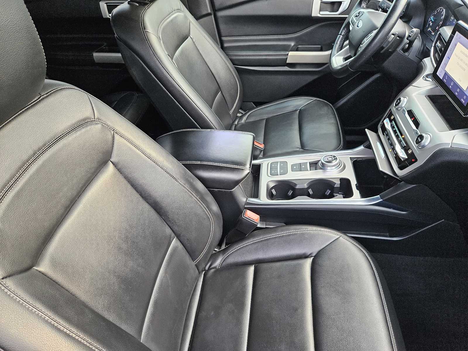 Thumbnail: 2020 Ford Explorer - 14