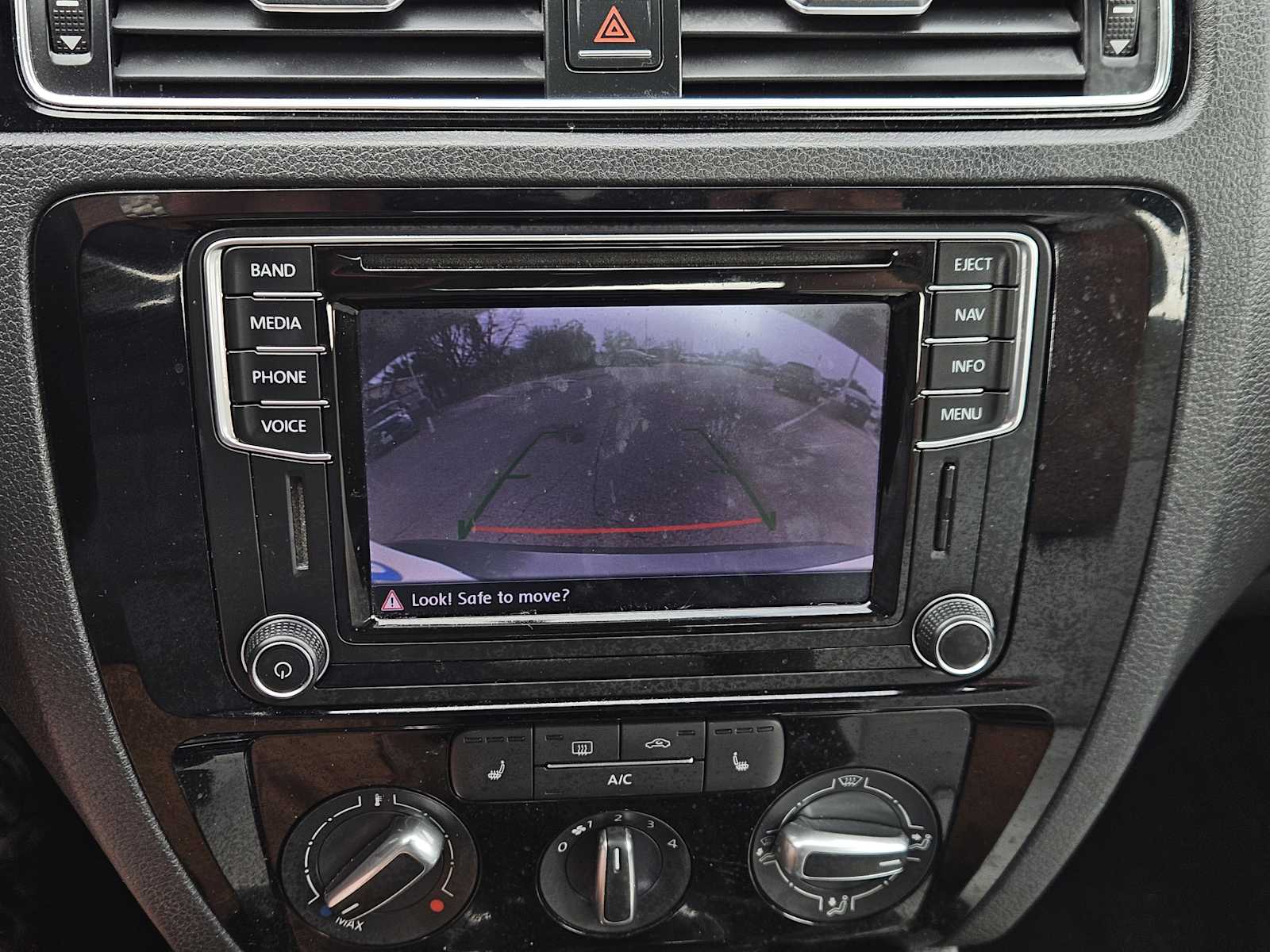 Thumbnail: 2016 Volkswagen Jetta - 18