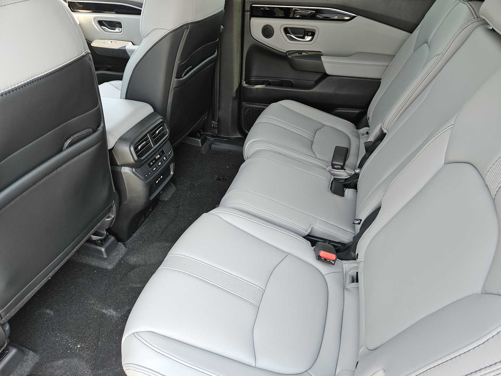 Thumbnail: 2025 Honda Pilot - 35