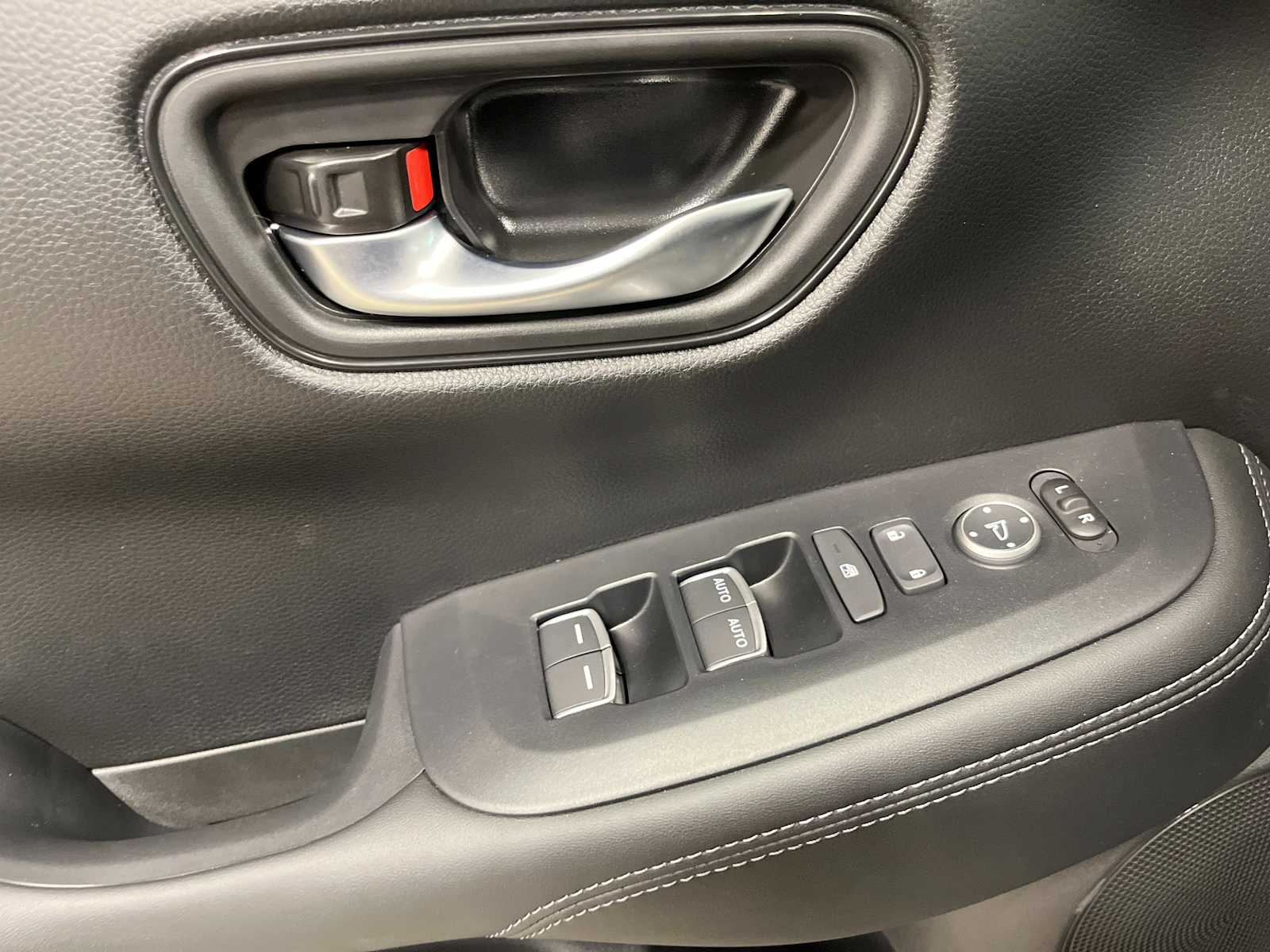 Thumbnail: 2027 Honda HR-V - 13
