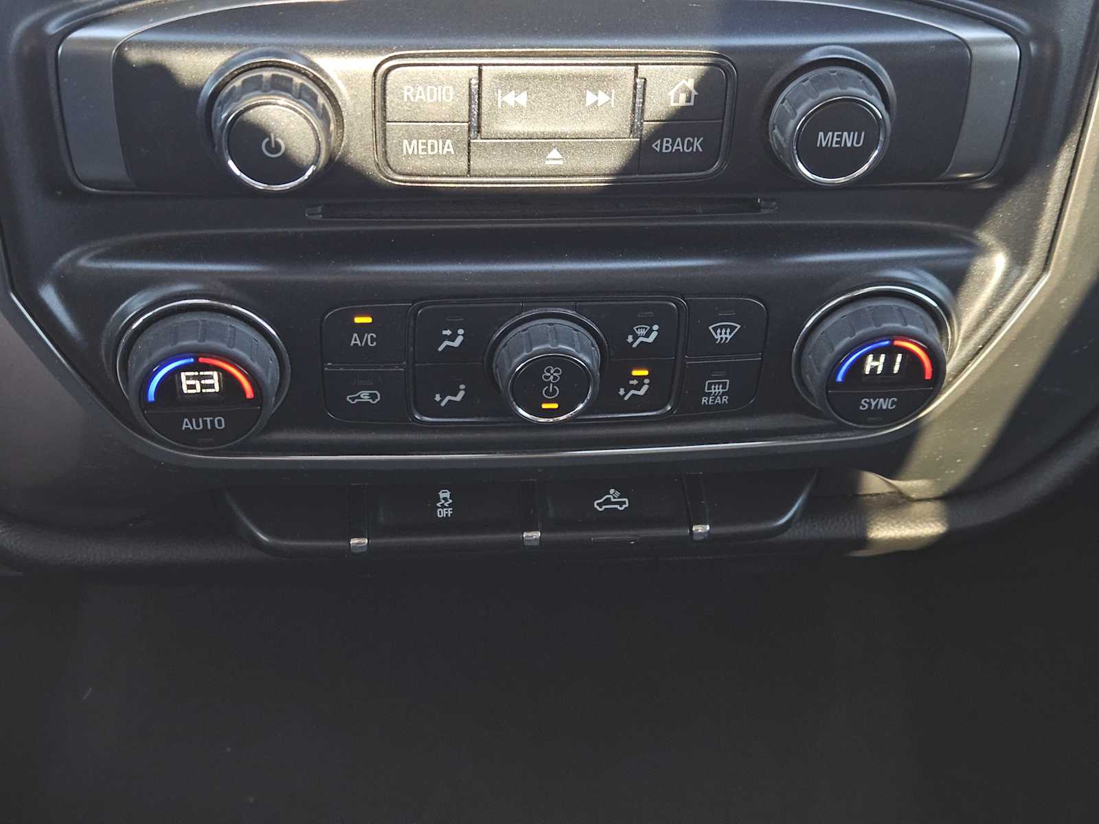 Thumbnail: 2016 Chevrolet Silverado 1500 - 19